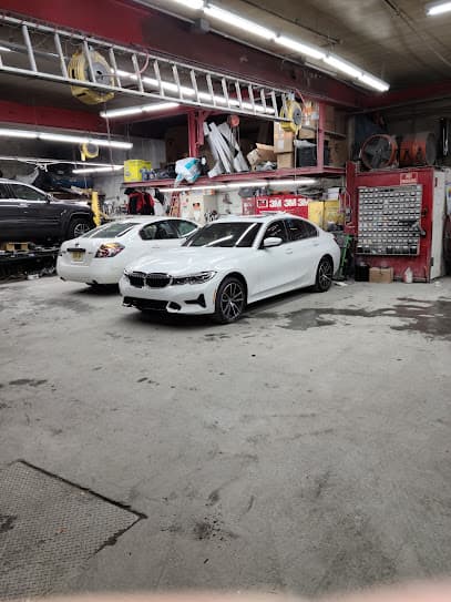 Cyclone Collision Center Auto Body Repair Shop