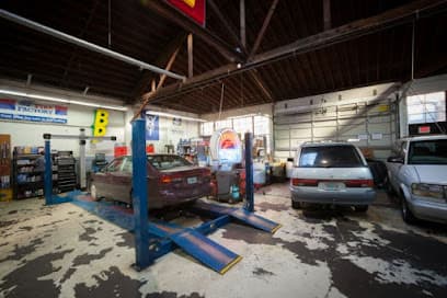 everett-street-autoworks-mechanics-portland - Auto Repair Shop