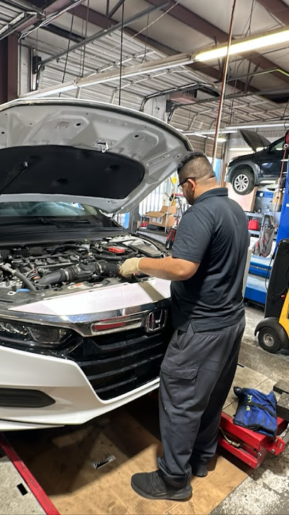 socios-auto-repair-charlotte - Auto Service Shop