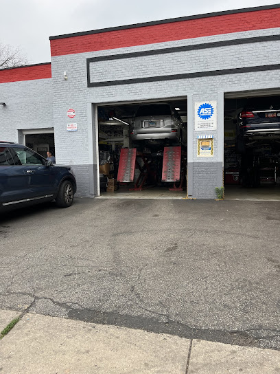 hollywood-auto-parts-service-chicago - Auto Service Shop