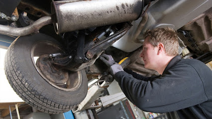 a-m-auto-repair-and-labrea-auto-body-losangeles - Auto Service Shop
