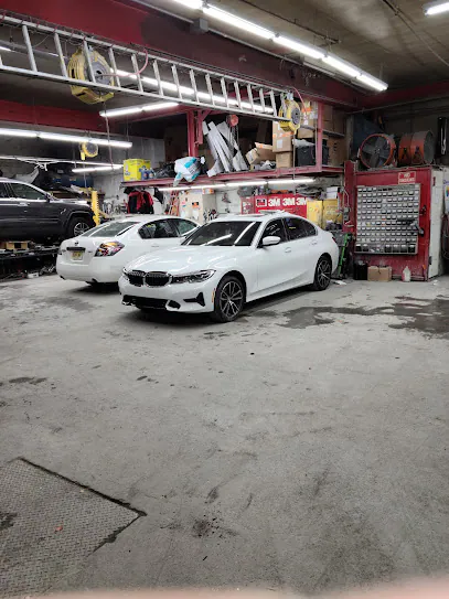 Cyclone Collision Center Auto Body Repair Shop