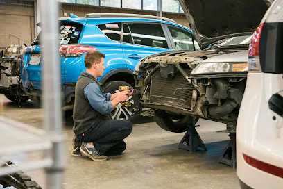 Mackin's Hollywood Auto Body